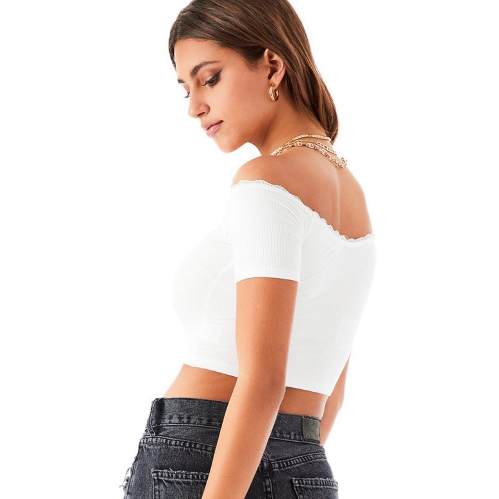 LACE TRIM TOP - Picture 2 of 6